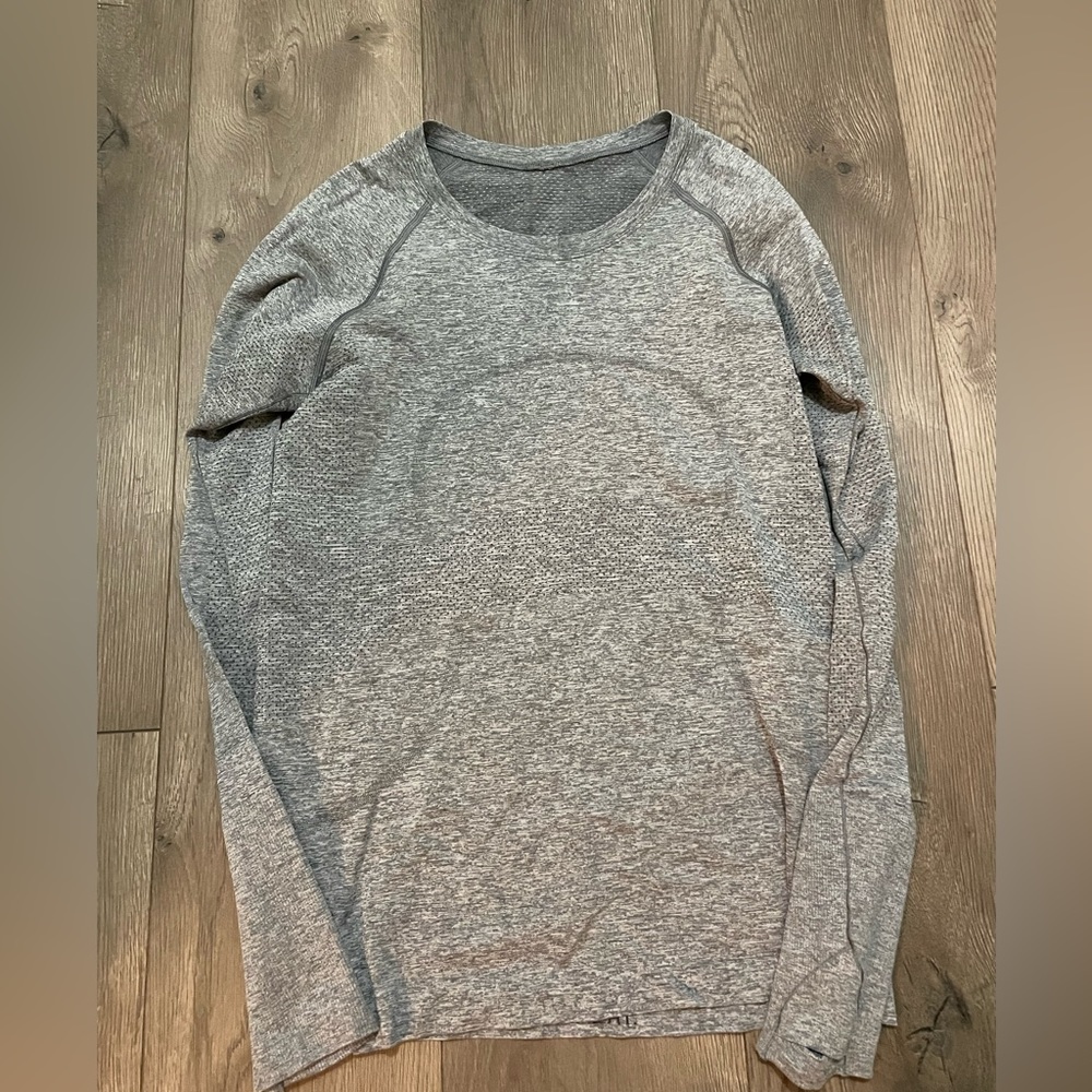lululemon athletica Heather Gray Long Sleeve Tee